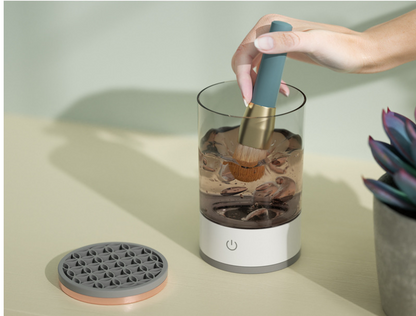 Makyaj Fırçası Banyosu