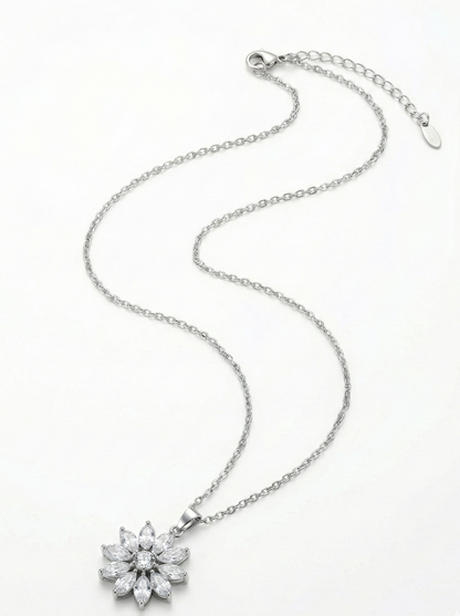 Papatya Model Taşlı Kolye