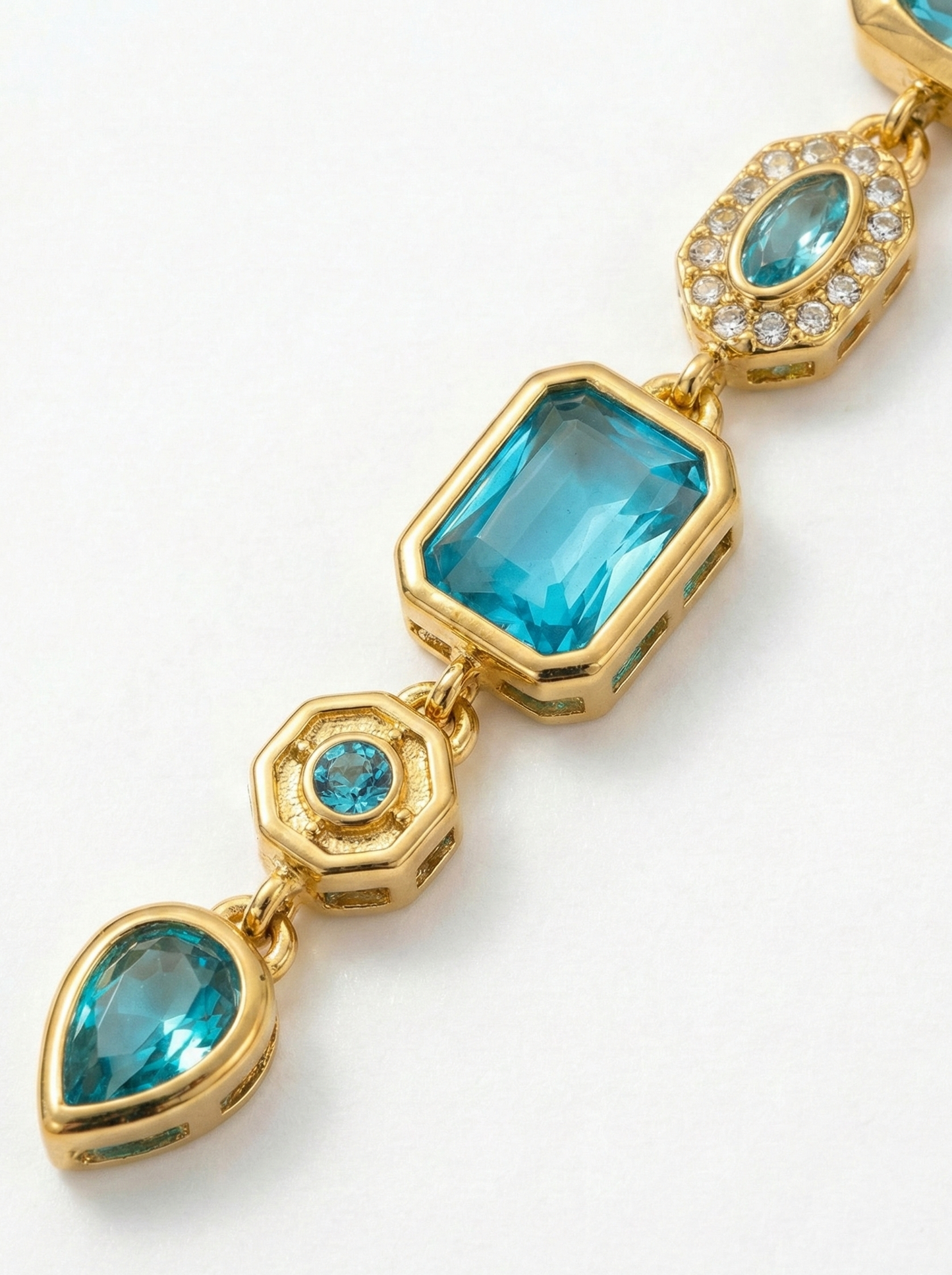 Mavi Taşlı Şelale Kolye